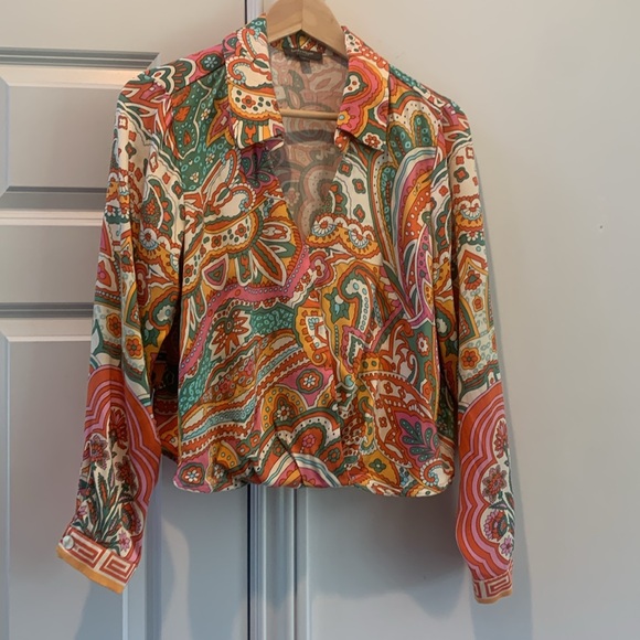 Ladies medium light weight 2 piece set. Bright multicolored Miami style outfit - Picture 2 of 7